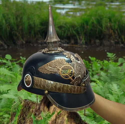 Casque pickelhaube cuir - pickelhaube, en