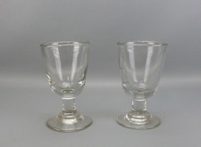 Deux anciens verres à pied très épais soufflés XIX ème.