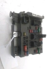 BOITIER FUSIBLES Peugeot 307