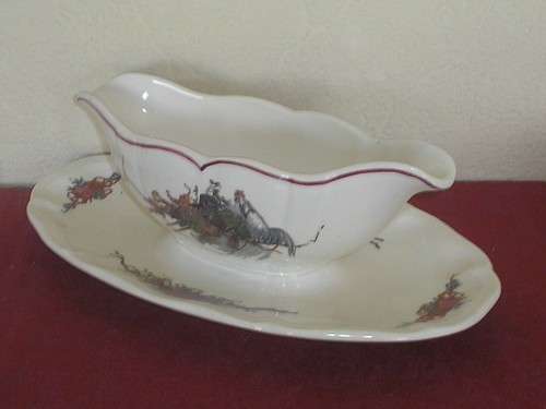 Ancienne saucière sur dormant - sur,