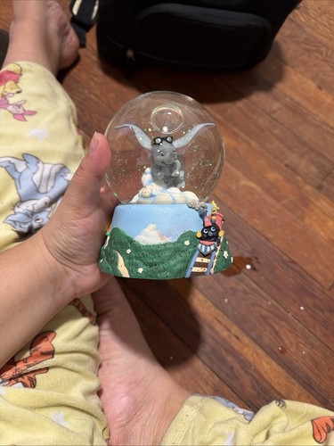 Disney dumbo snow globe - dumbo,