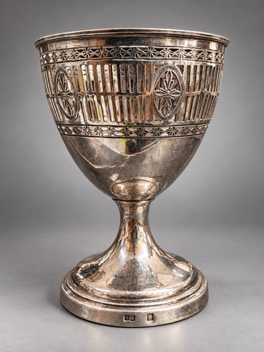 Coupe sur pied ajourée - sur,