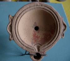 LAMPE A HUILE ROMAINE A CUVE  ET ANSES -   AVEC SOCLE EXPO