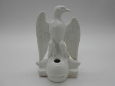02 ) ENCRIER PORTE PLUME AIGLE NAPOLEON EN PORCELAINE BLANCHE DE PARIS XIX ème