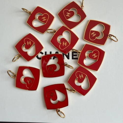 Lot breloques rouges - de,