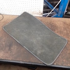 Occasion : Tapis de sol d'origine (passager avant)  pour Jeep Grand Cherokee WH,