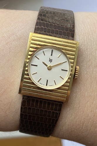 Neuve montre sans - neuve, mouvement