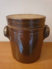 ancien pot en grès avec son couvercle