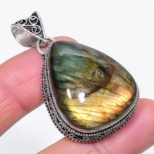 Pendentif pierre précieuse