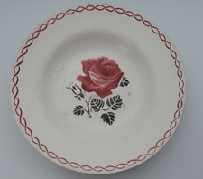 Assiette ancienne en faïence