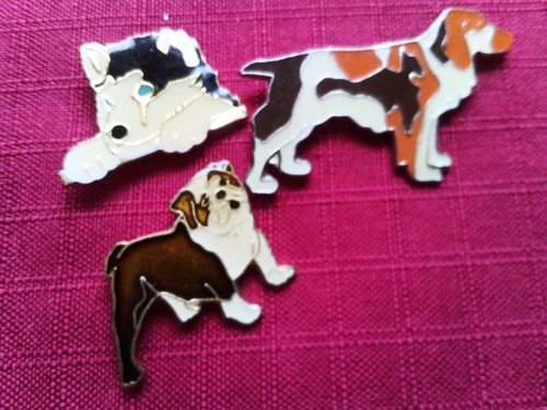 Pin lot pins - 3, chien