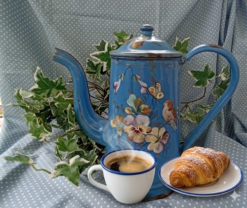 Ancienne cafetiere émaillée - ancienne,