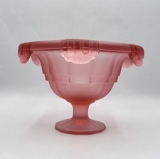 Coupe en verre moulé coloré rose dépoli à décor de chutes par Cristallin Italie