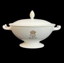 Bol couvert en porcelaine de Sèvres Louis-Philippe