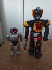 Lot 2 Jouets Robots Vintage