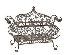 Un panier en fil de fer -