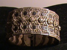 Ancien bracelet argent  jade relié en cuir. femme, enfant.  Petit poignet