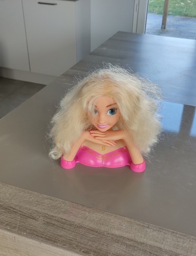 Tête coiffer pour enfant - tête,