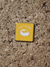 Pin's Twingo Car Voiture Auto Automobile Logo Marque Emblème Renault Pins Jaune
