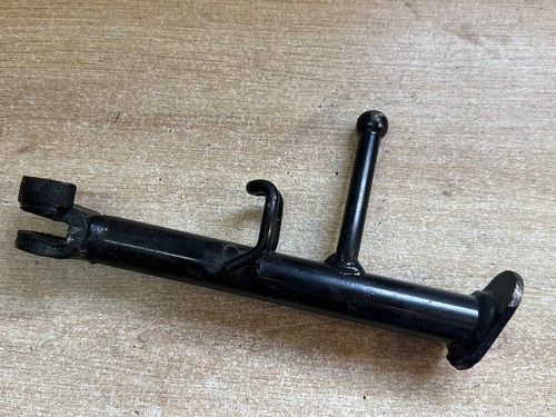 Une bequille laterale scooter - une,