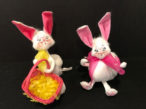 Two annalee white - white, bunny’s
