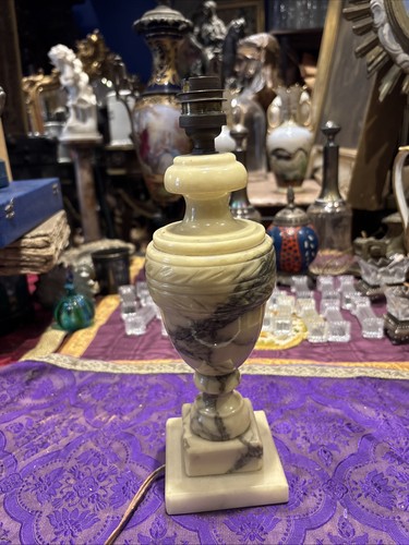 Ancien pied lampe en - de,