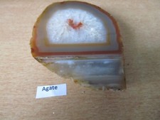 AGATE BRESIL -  7,5 x 10,5 cm env.  Epaisseur 2cm  -  266 Grs.