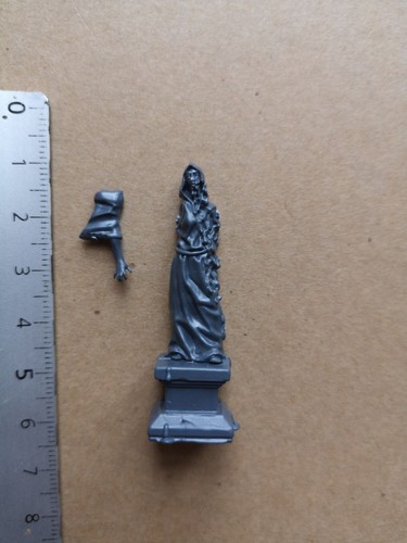 Gripping statue miniature - gripping,