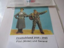 Figurines d'un pilote et d'un général allemand, 1:48°