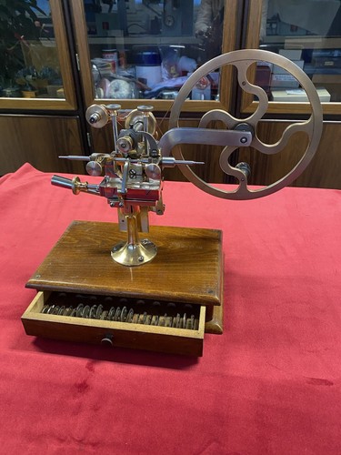 Tour horloger machine à - machine,