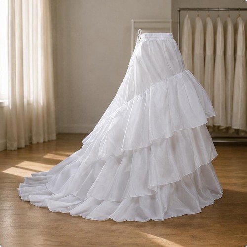 Jupon robe mariée à - de,