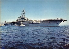 06-CANNES-LA RADE-PORTE AVION