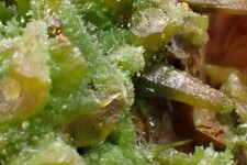 Pyromorphite (2 générations) et Baryte , Mine de Farges  Ussel Corrèze  France