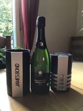 Coffret JAMES BOND  Bollinger