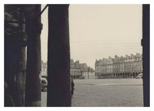 France, Arras, La grande place, Tirage vintage, 1954 Photo prise par Henri Lesto