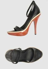 Neuf GIVENCHY escarpins cuir