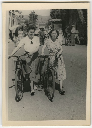 Photo ancienne vélo femme - -,
