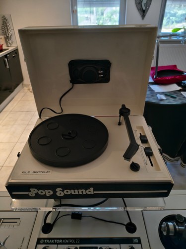 Tourne disque vintage - disque, années