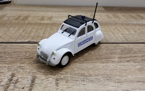 Citroën 2cv6 gendarmerie