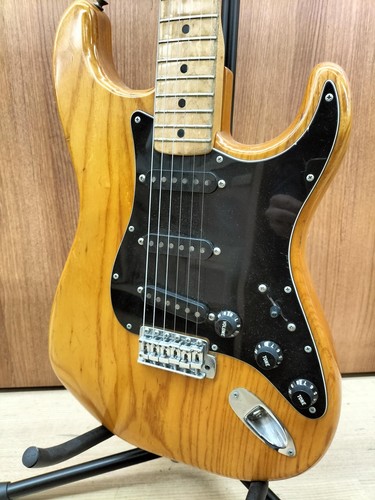 Guitare électrique - (fender),