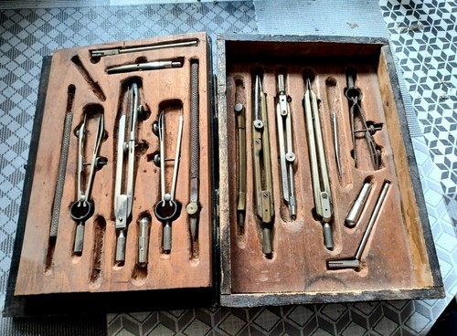 Ancienne boite compas - boite,