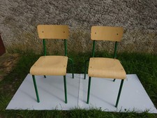 Deux Chaises d'école vintage vertes  année 1960
