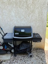 Barbecue Weber à Gaz 250 euros. Complet. Bouteille de gaz offerte avec. 300 Degr