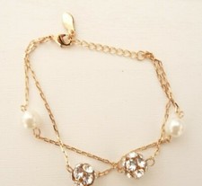 BRACELET DOUBLE CHAINE AVEC 2 BOULES STRASS ET 2 PERLES