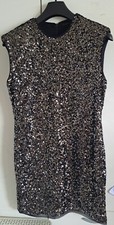 Robe courte à sequins, sans
