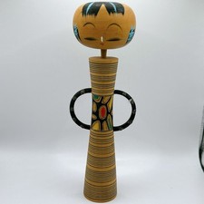 Poupée Kokeshi créative