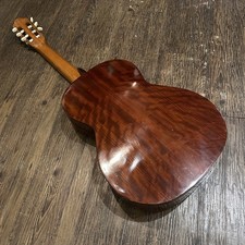 Guitare classique Kiso-Suzuki