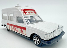 Mercedes ambulance SAMU avec