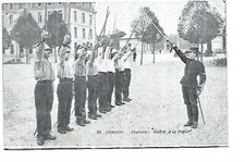 MILITAIRE  DRAGONS  EXERCICE  SABRE A LA MAIN