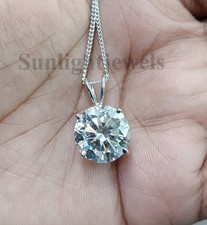 Pendentif solitaire diamant